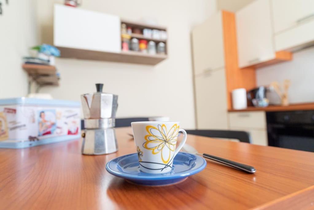 River Apartment - Affitti Brevi Italia Lecco Bagian luar foto