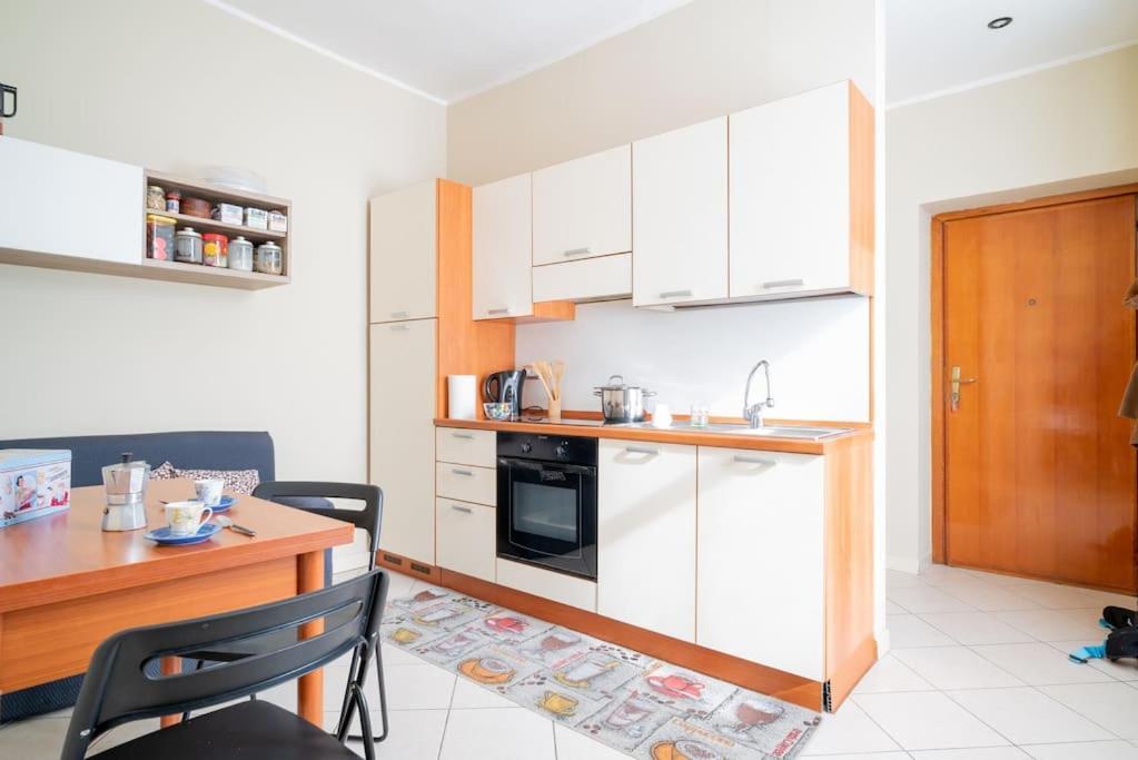 River Apartment - Affitti Brevi Italia Lecco Bagian luar foto